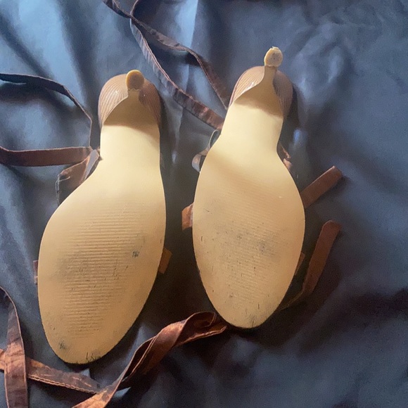 😍Copper Tie Up Shoes 👠 with Shells - Picture 4 of 4